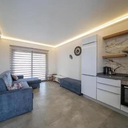 2 Bedroom On The Beach In Yahsi 比特兹