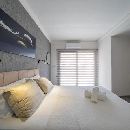 2 Bedroom On The Beach In Yahsi Διαμέρισμα *